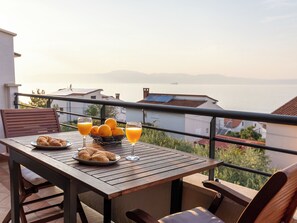 Outdoor dining - Apartment Karabaic - 2 by Interhome (Krk/Njivice)