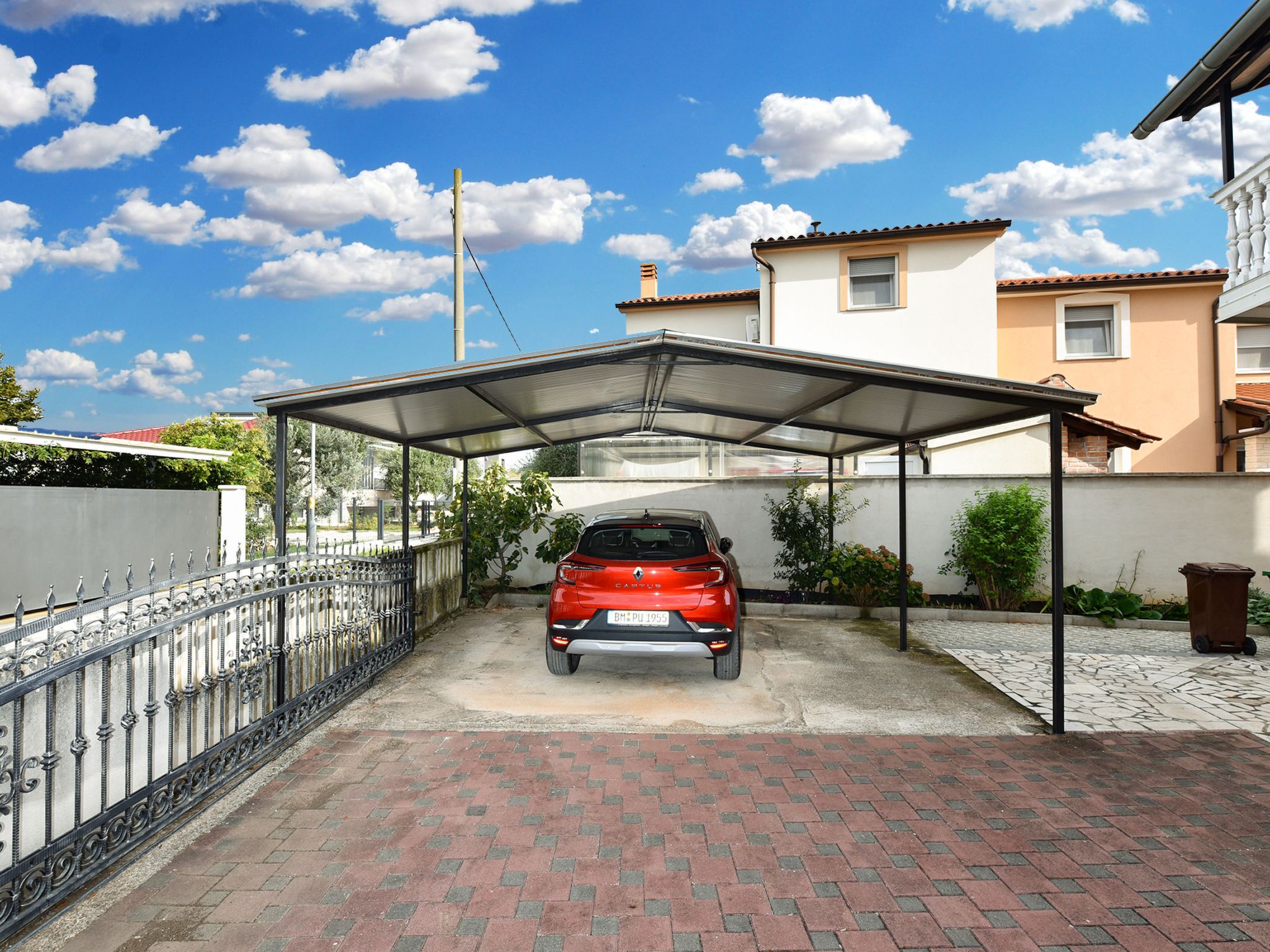 المنطقة المحيطة بالمنشأة