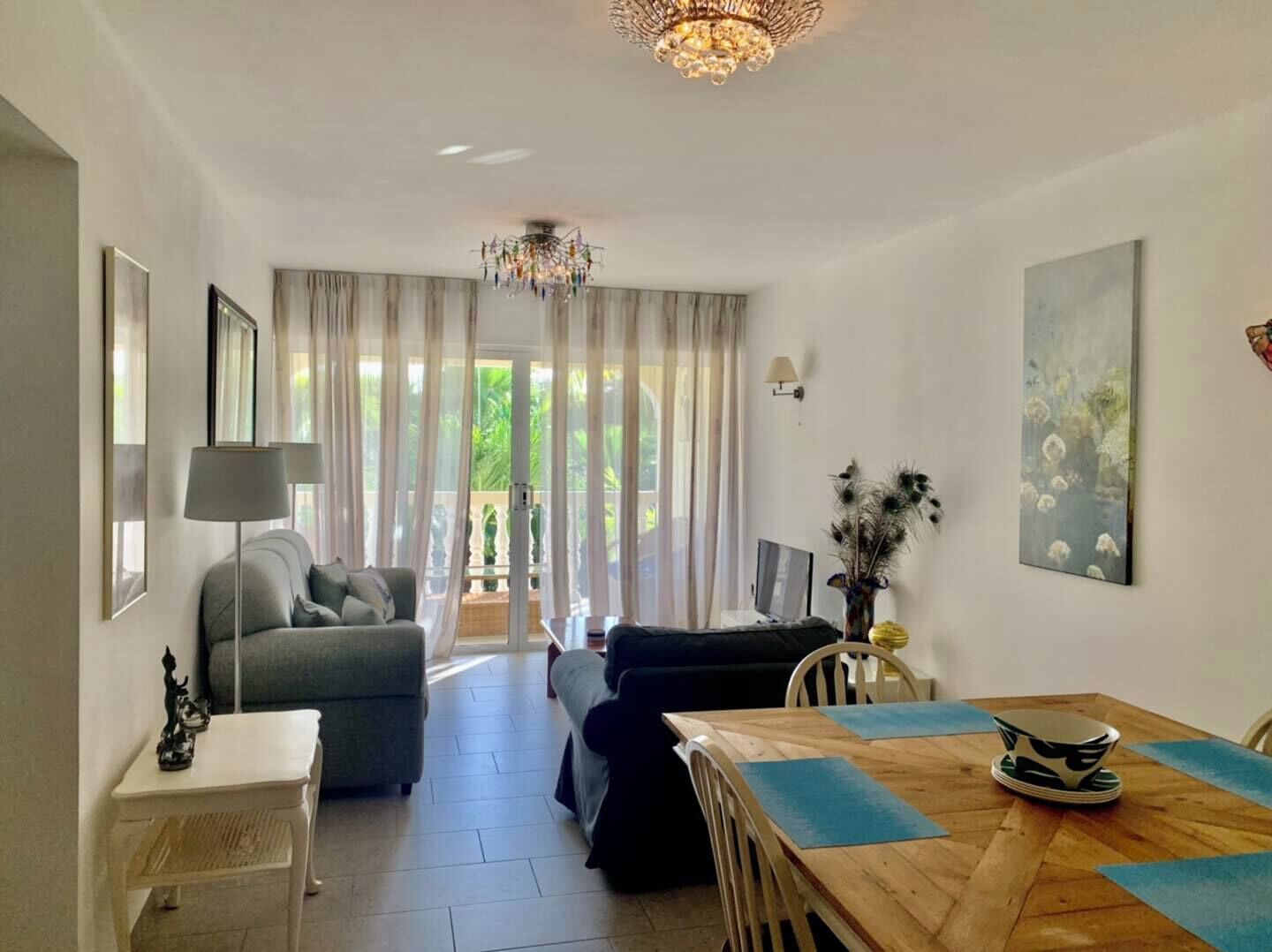 Departamento, vista al jardín | Interior