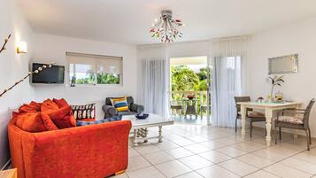 Appartement, vue piscine | Coin séjour