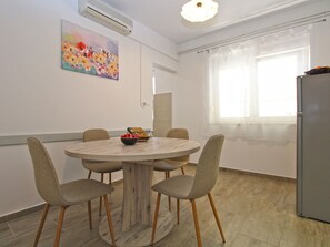 Dining - Apartment 1052 by Interhome (Fažana)
