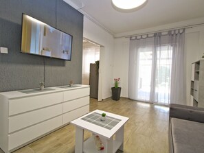 TV - Apartment 1052 by Interhome (Fažana)