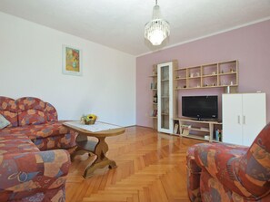 TV - Apartment 1079 by Interhome (Pula/Galižana)