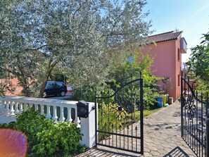 Property grounds - Apartment 1079 by Interhome (Pula/Galižana)