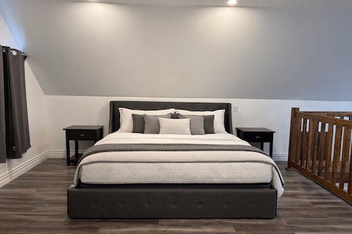 Twillingate Coastal Retreat w/ Oceanview Rooftop Deck (Icebergs,Whales,Sunsets)