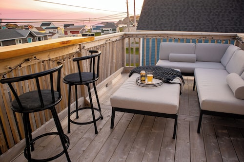 Twillingate Coastal Retreat w/ Oceanview Rooftop Deck (Icebergs,Whales,Sunsets)