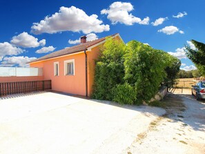 Property grounds - Apartment 1437 by Interhome (Pula/Krnica)