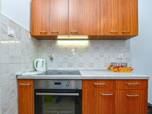 Fridge, cookware/dishes/utensils - Apartment 1066 by Interhome (Rovinj)