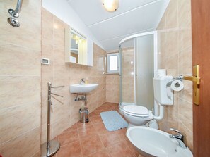 Bathroom - Apartment 1099 by Interhome (Rovinj)