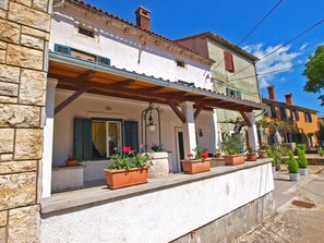Exterior - House 1009 by Interhome (Bokordici)