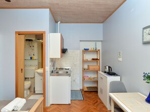 Fridge, cookware/dishes/utensils - Apartment 1128 by Interhome (Fažana)