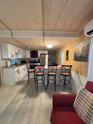 Interior - Prime Crystal River Location (Crystal River)