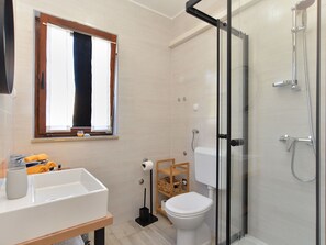 Bathroom - Apartment 1021 by Interhome (Fažana)