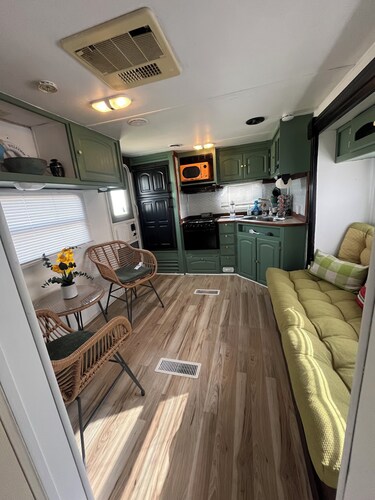 Nice campground with AC in charming Cameron next to beach and LNG plant.