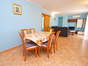 Dining - Apartment 1266 by Interhome (Flengi)