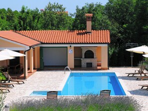 Pool - Apartment 1255 by Interhome (Brovinje)