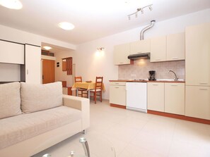 TV - Apartment 1299 by Interhome (Flengi)