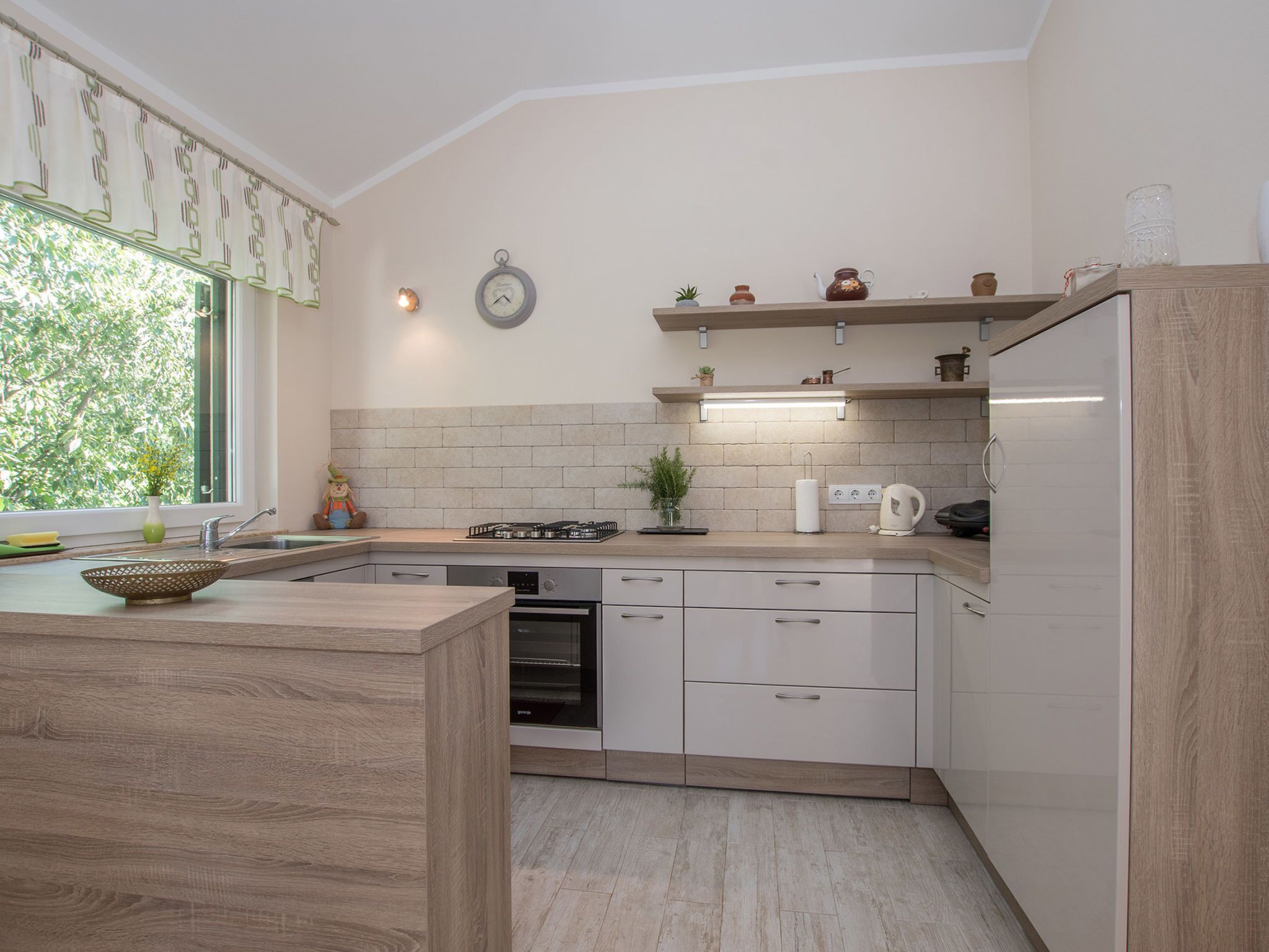 Fridge, microwave, oven, cookware/dishes/utensils