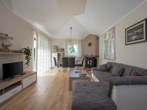 TV - House 1276 by Interhome (Buje)