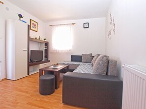 TV - Apartment 1332 by Interhome (Fažana)