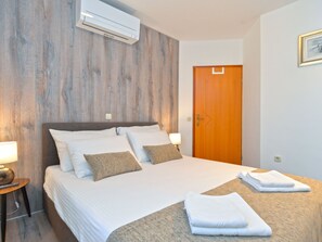 Room - Apartment 1299 by Interhome (Flengi)