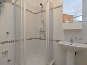 Bathroom - Apartment 1299 by Interhome (Flengi)