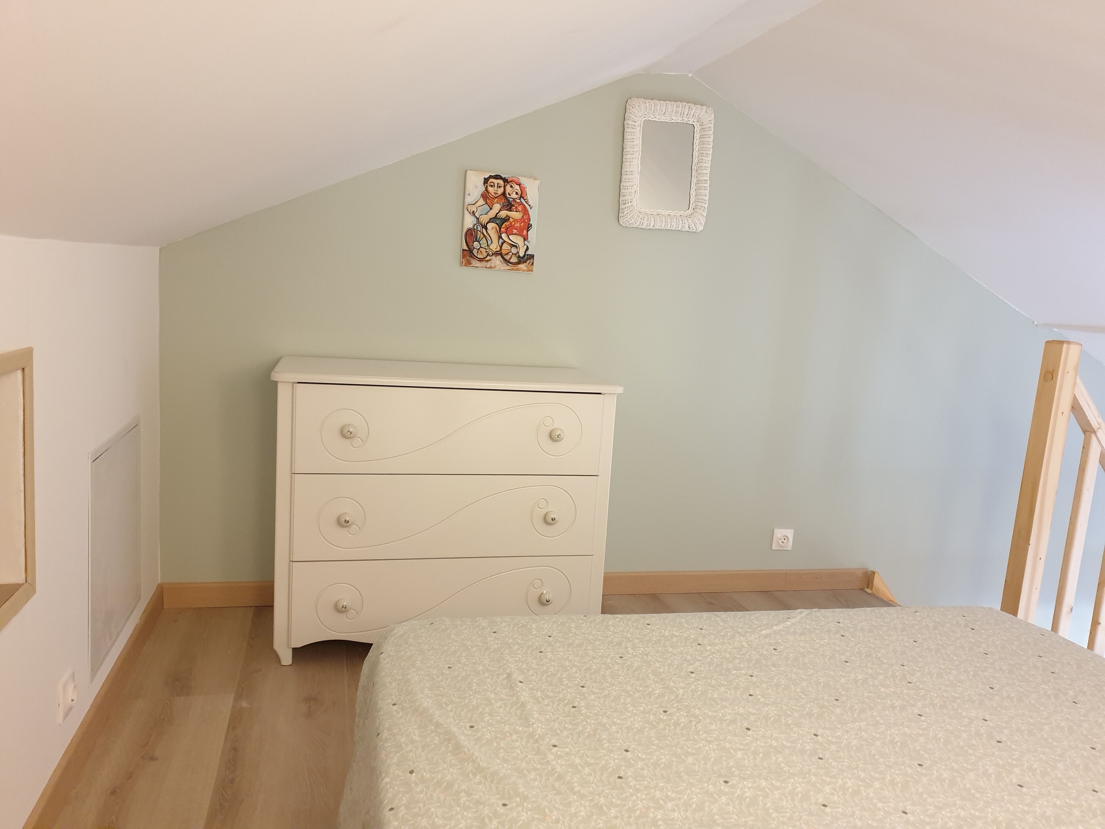 Iron/ironing board, internet, bed sheets