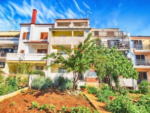 Exterior - Apartment 1352 by Interhome (Pula)