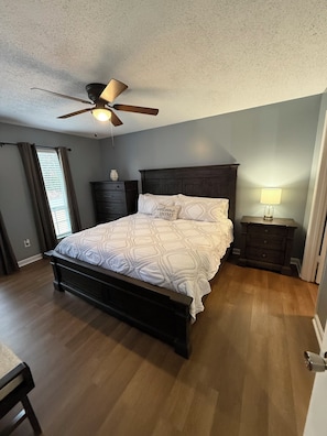 1 habitación, escritorio, tabla de planchar con plancha y wifi gratis