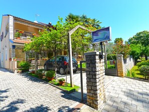 Property grounds - Apartment 1377 by Interhome (Poreč)