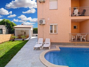Pool - Apartment 1359 by Interhome (Fažana)