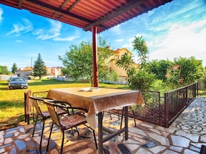 Outdoor dining - House 1379 by Interhome (Pula)