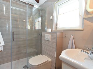 Bathroom - Apartment 1377 by Interhome (Poreč)