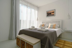 4 quartos, ferros/tábuas de passar roupa, acesso à internet