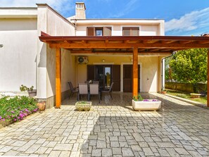 Outdoor dining - Apartment 1391 by Interhome (Pula/Banjole)
