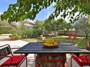 Outdoor dining - House 1378 by Interhome (Pula/Galižana)