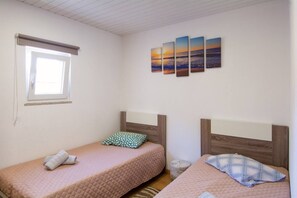 Accès Internet, draps fournis