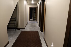 Interior - Large NEW Home - Fraction of Cost - Prime Location (Bedford)