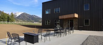 Large NEW Home - Fraction of Cost - Prime Location
