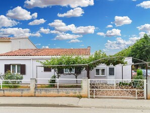 Property grounds - House 1456 by Interhome (Fažana)