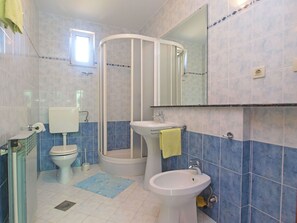 Bathroom - Apartment 1457 by Interhome (Rovinj)