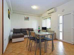 Dining - Apartment 1468 by Interhome (Fažana)