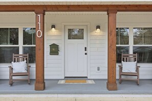 Exterior detail - Cozy Coastal Cottage Minutes to Beach & Historic Downtown (St. Augustine)