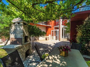 Outdoor dining - Apartment 1511 by Interhome (Pula/Krnica)