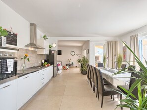 Fridge, microwave, oven, dishwasher - Villa 1520 by Interhome (Cere)