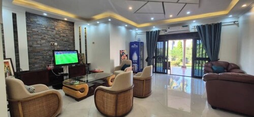 Pariyova Country Hotel