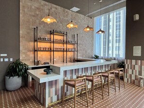 Bar (on property) - BRAND NEW 2beds 2baths prime location in Miami Worldcenter with L-shaped balcony (Miami)