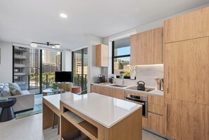 Fridge, microwave, oven, stovetop - BRAND NEW 2beds 2baths prime location in Miami Worldcenter with L-shaped balcony (Miami)