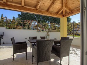Outdoor dining - Villa Mugeba III by Interhome (Dracevac)