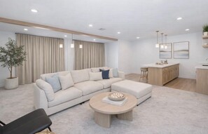 Living area - Luxury 2 beds 1 bath Suite (Marina del Rey)